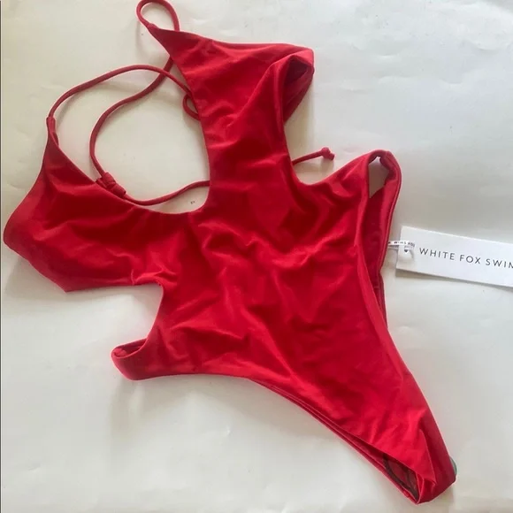 White Fox Boutique Columbia One-Piece Swimsuit Red ❤️ Sz Medium NWT - Picture 3 of 12